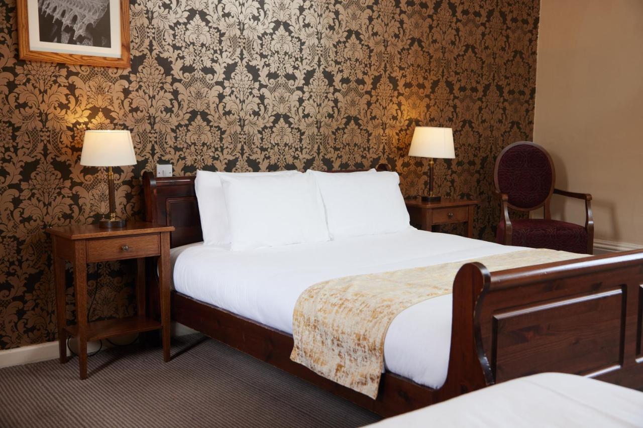 Kings Arms Hotel By Greene King Inns Уестърам Екстериор снимка