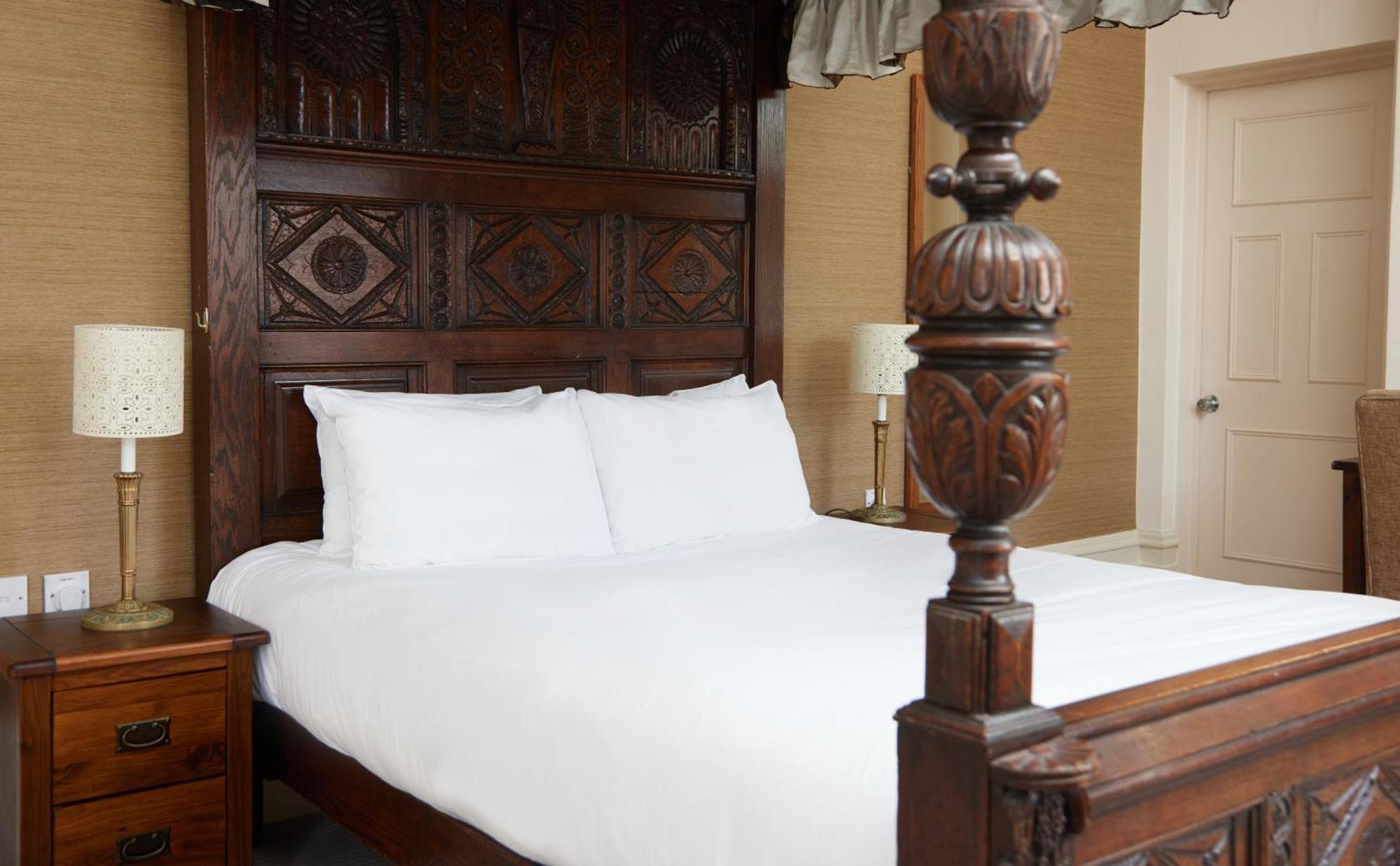 Kings Arms Hotel By Greene King Inns Уестърам Екстериор снимка
