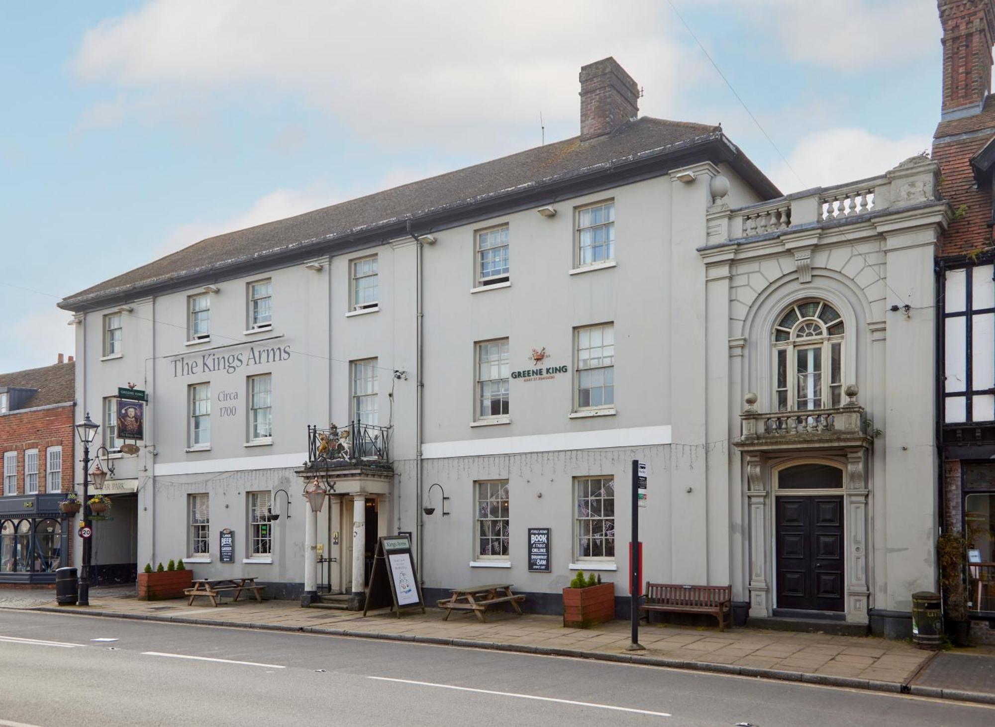 Kings Arms Hotel By Greene King Inns Уестърам Екстериор снимка