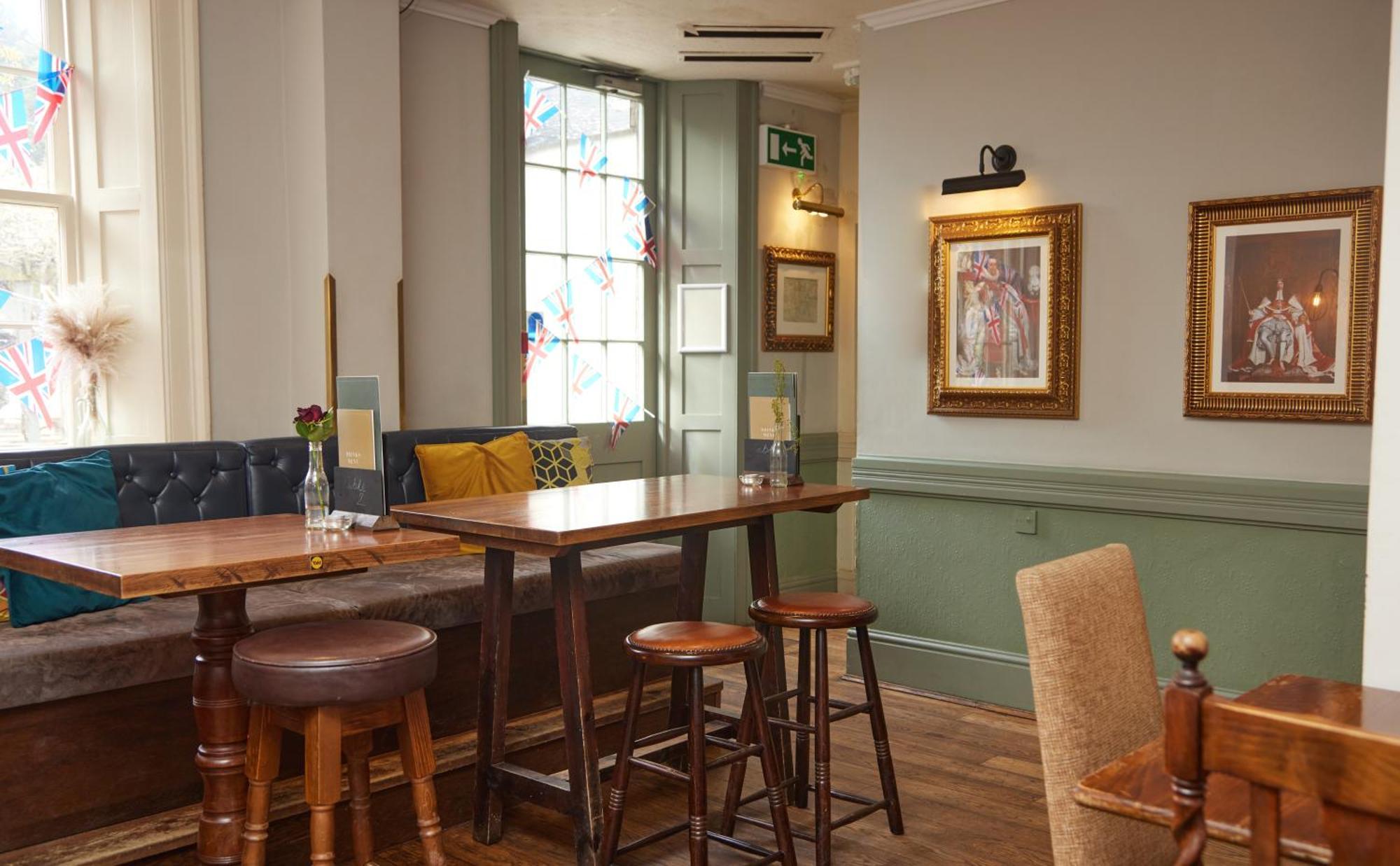 Kings Arms Hotel By Greene King Inns Уестърам Екстериор снимка