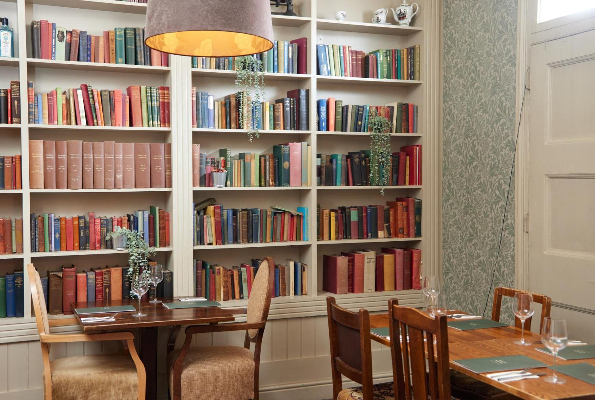 Kings Arms Hotel By Greene King Inns Уестърам Екстериор снимка