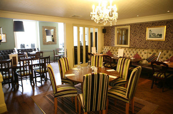 Kings Arms Hotel By Greene King Inns Уестърам Ресторант снимка